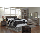  Benchcraft Derekson 5-Drawer Chest 168495 IMAGE 3