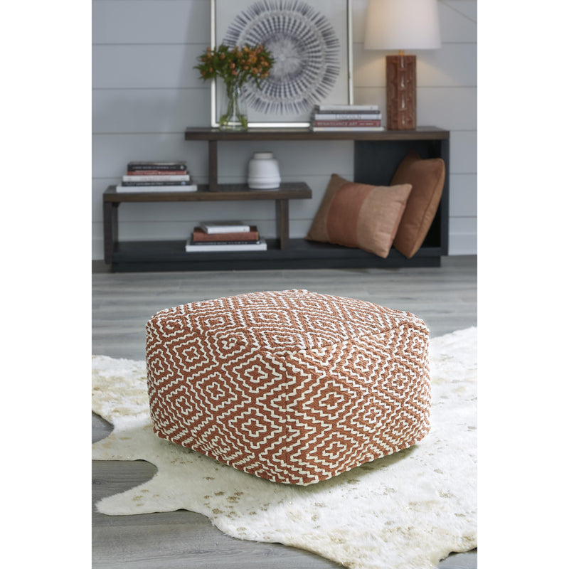  Signature Design by Ashley Brynnsen A1001056 Pouf IMAGE 4