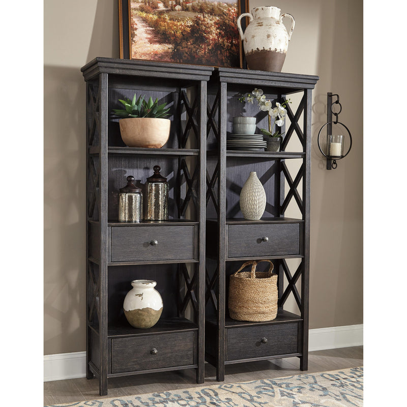 Signature Design by Ashley Tyler Creek Display Cabinet 168728 IMAGE 3