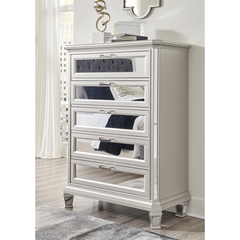 Signature Design by Ashley Lindenfield 5-Drawer Chest ASY0290 IMAGE 5